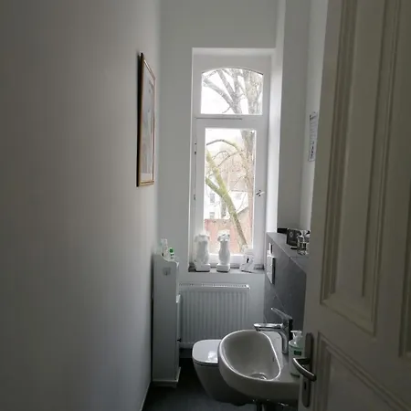 Your Perfect Getaway Private Room With Dog Friendly Option Steps From Historic Center And Station * Hamelin